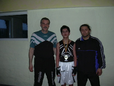 Tahir Gülsahin mit Trainern Klaus Hofmann (links) und Hayro Dogantekin